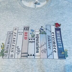 Jerzees Taylor Swift Eras Bookshelf Sweatshirt Unisex Large Gray Crewneck